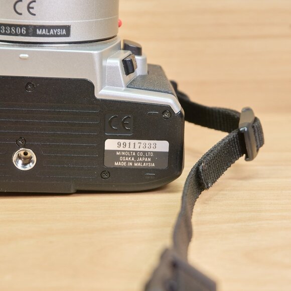 Minolta Maxxum 5 / 35mm SLR Film Camera / Minolta AF 28-80mm f3.5-5.6 D Lens - Picture 9 of 10